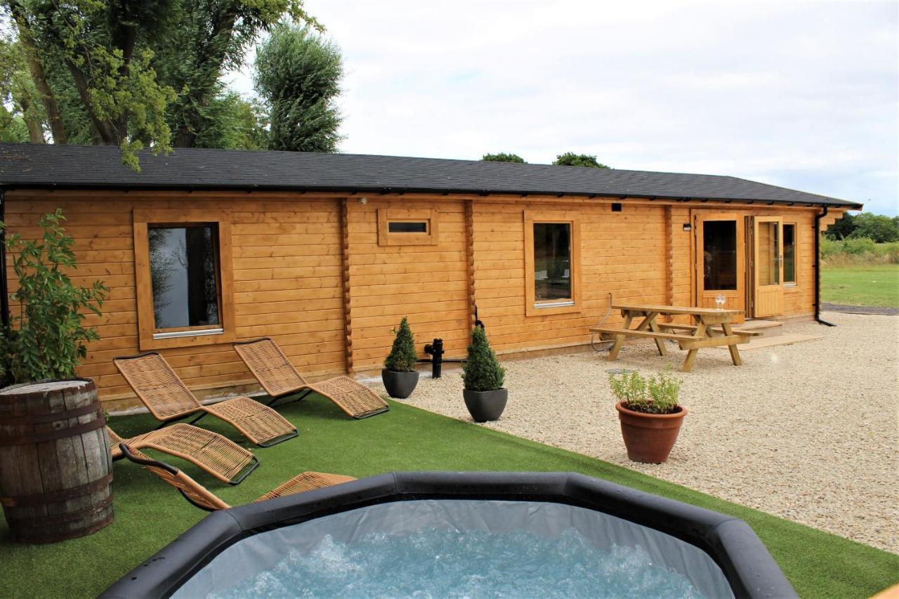 Stunning 5-Bed Cabin In Ashton Under Hill Evesham Exterior photo